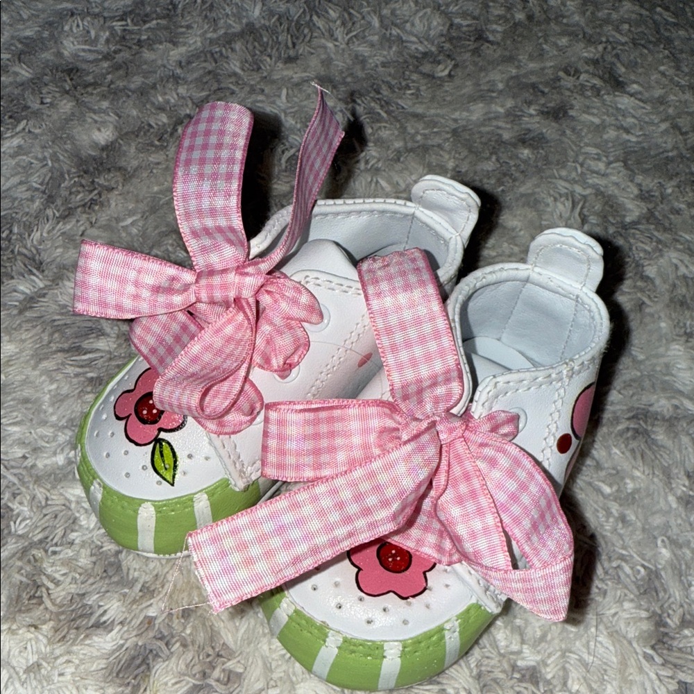 Size 1 lil tootsies Pink and Green Floral baby girl runner Shoes gingham/plaid